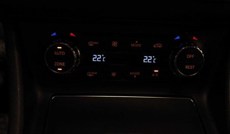 
Mercedes-Benz GLA 220 4MATIC full									