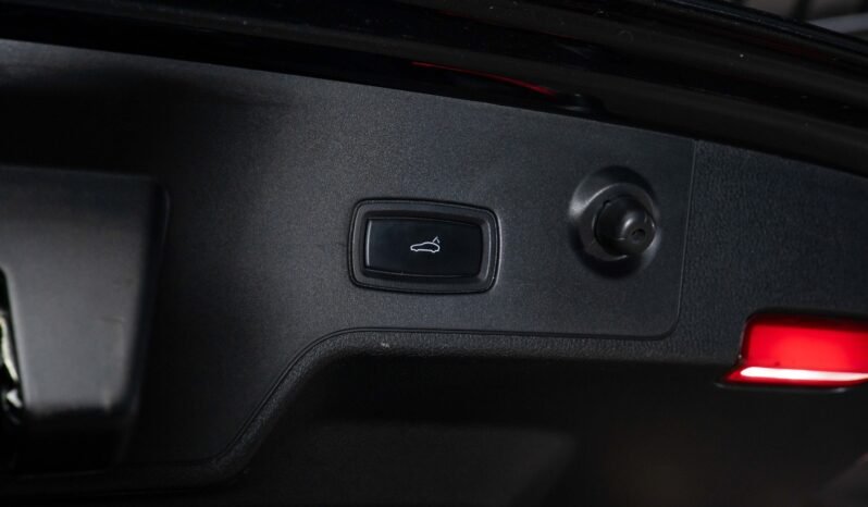 
Porsche Panamera 4 E-Hybrid full									