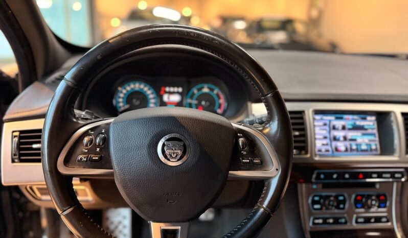 
Jaguar XF 2.2D SPORT full									