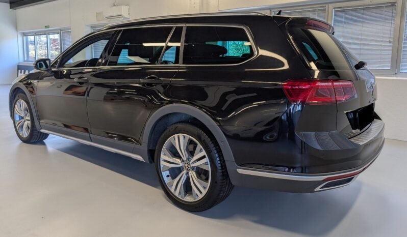 
Volkswagen Passat Alltrack 2.0 TDI full									