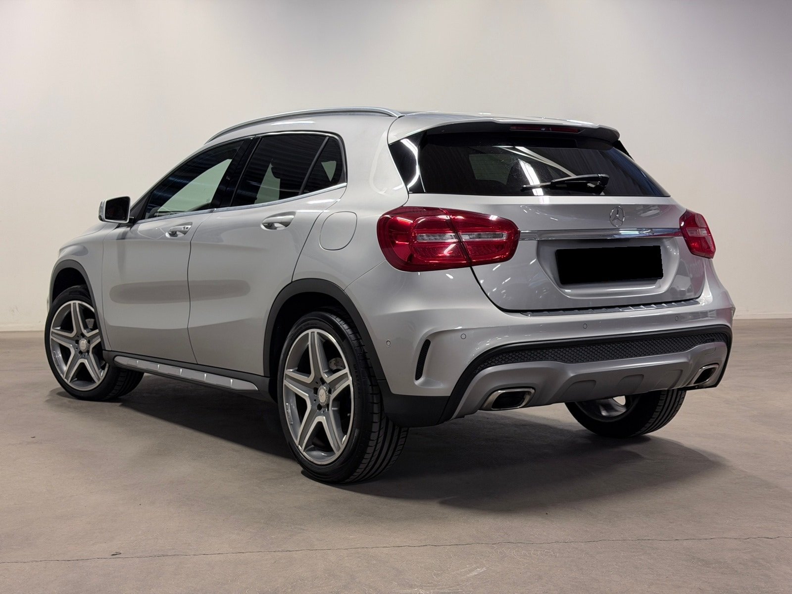 Mercedes-Benz GLA 200 156 CH 7G-Tronic AMG