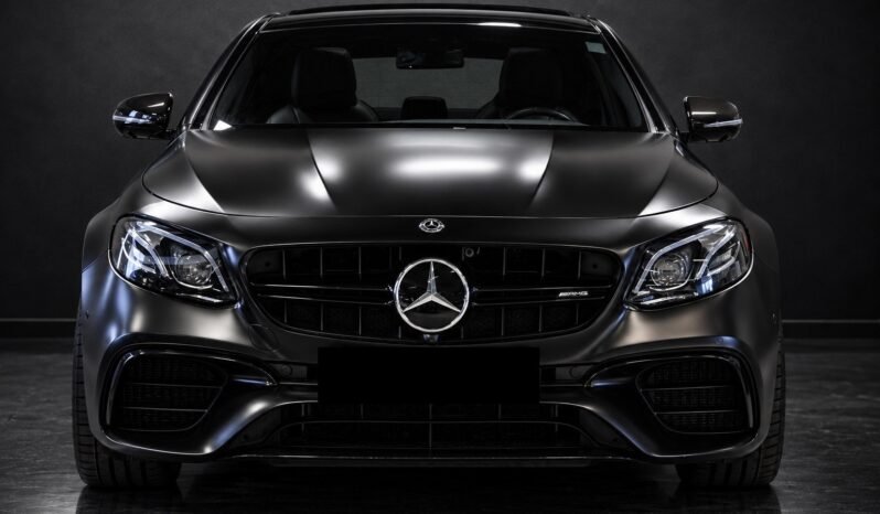 
Mercedes-Benz E 63 S AMG 4MATIC+ V8 full									