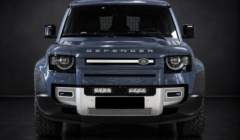
Land Rover Defender 110 3.0 D200 MHEV Offroad full									