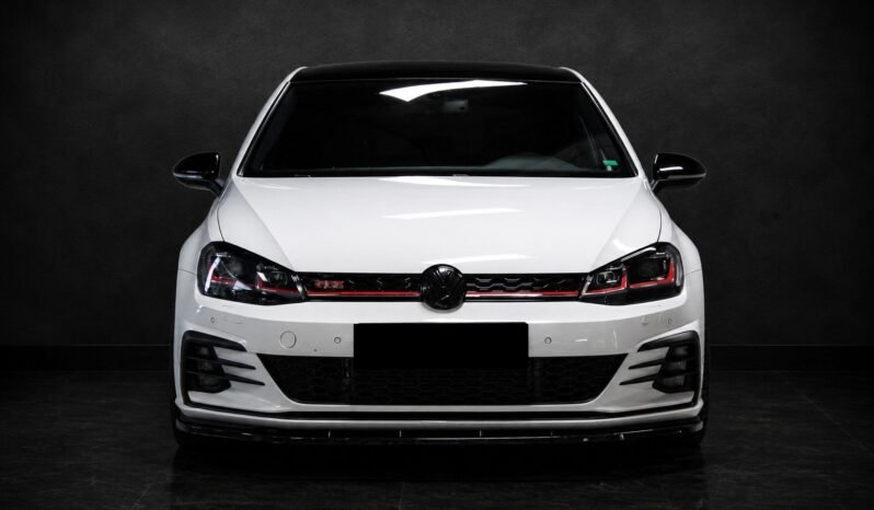 
Volkswagen Golf VII GTI 230 DSG full									