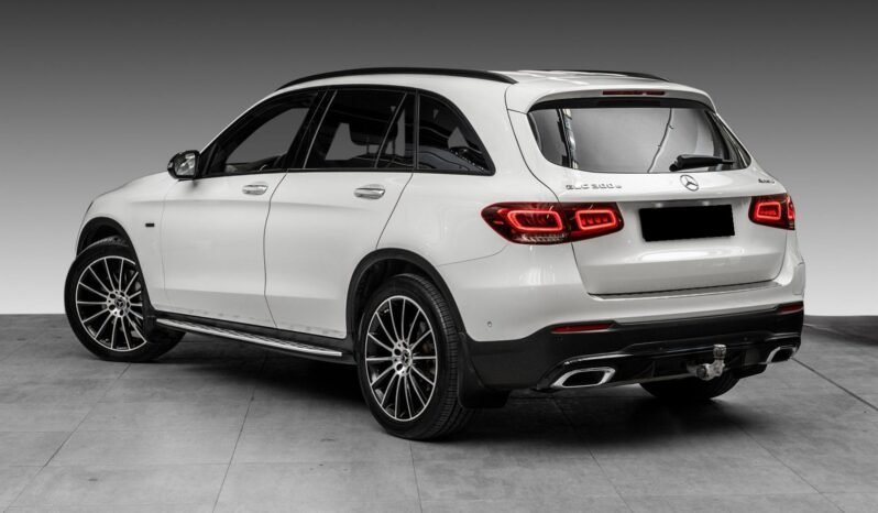 
Mercedes-Benz GLC 300 e 4MATIC AMG full									