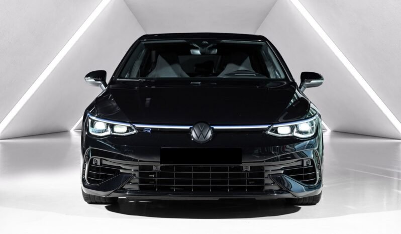 
Volkswagen Golf VIII R 2.0 TSI 4Motion DSG R Performance full									