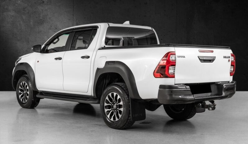 
Toyota Hilux 2.8 D-4D 4WD Double Cab GR Sport full									