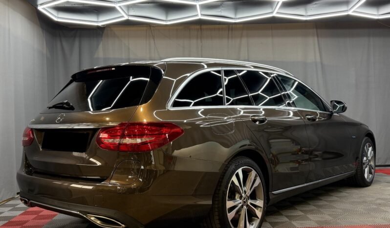 
Mercedes-Benz C350 e Hybrid full									