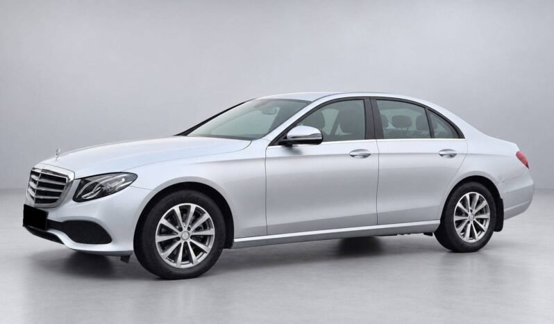 
Mercedes-Benz E200 full									