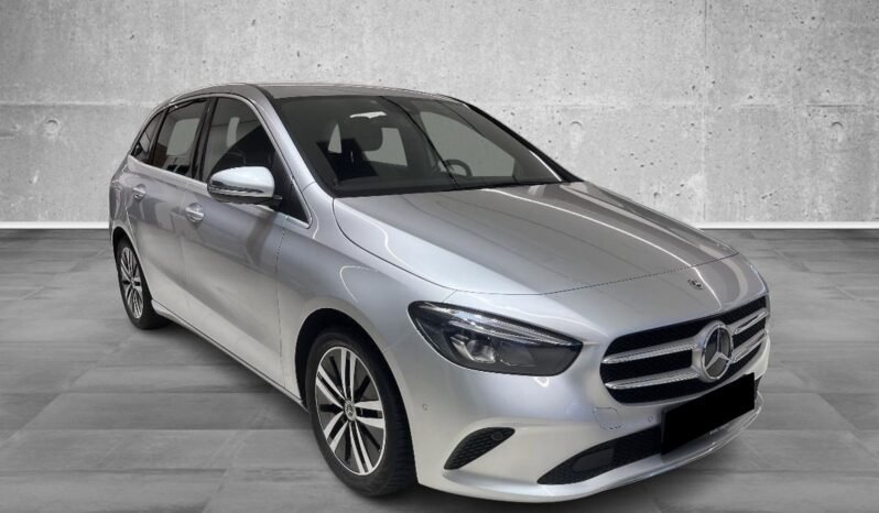 
Mercedes-Benz B180 AMG Line full									