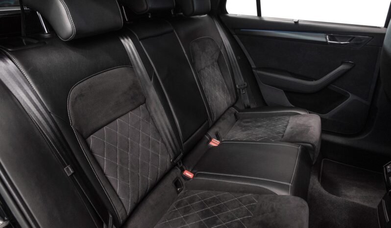 
Škoda Superb 2.0 TDI Sportline 4×4 DSG full									