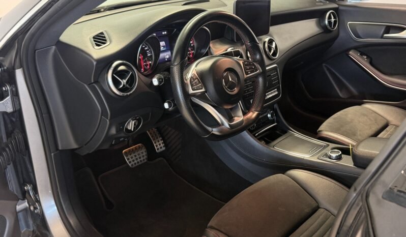 
Mercedes-Benz CLA 180 AMG full									