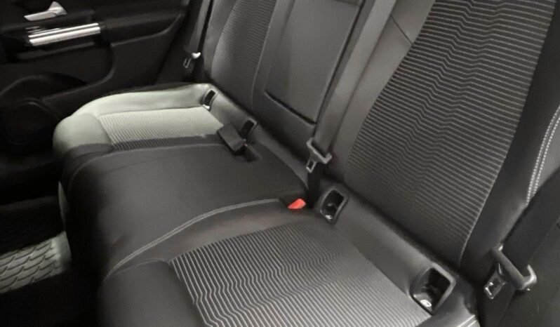 
Mercedes-Benz B180 AMG Line full									