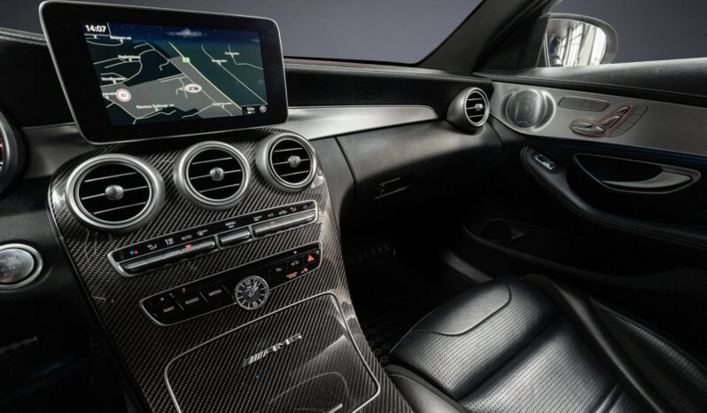 
Mercedes-Benz C63 AMG full									