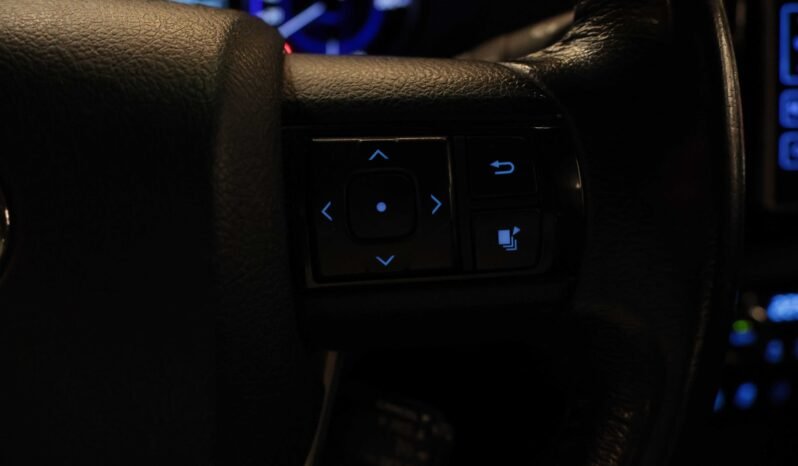 
Toyota HiLux 4×4 full									