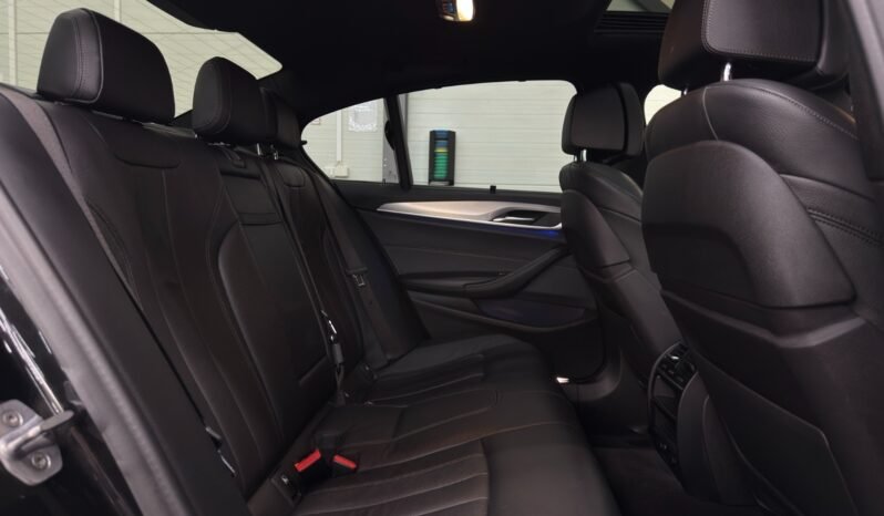 
BMW Série 5 530e M Sport full									