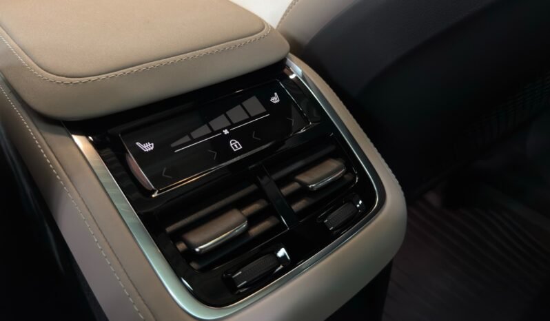 
Volvo XC90 T8 Ultra Dark Luxury full									