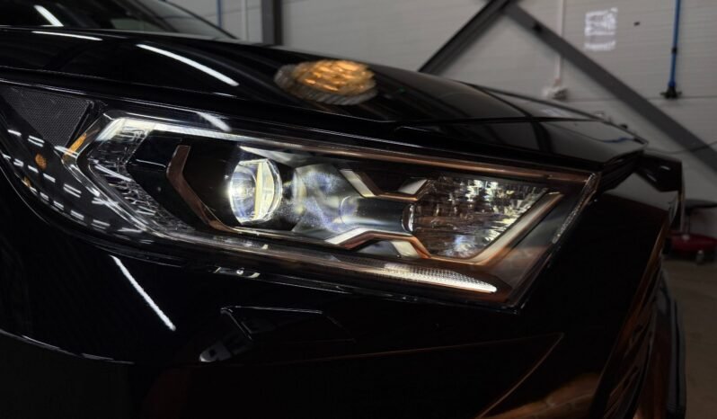 
Toyota RAV4 Executive Hybrid full									