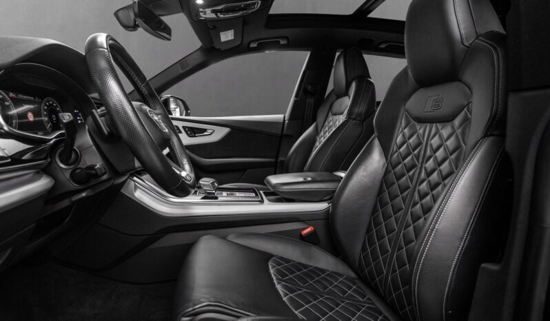 
Audi Q8 60 TFSI e quattro S line full									
