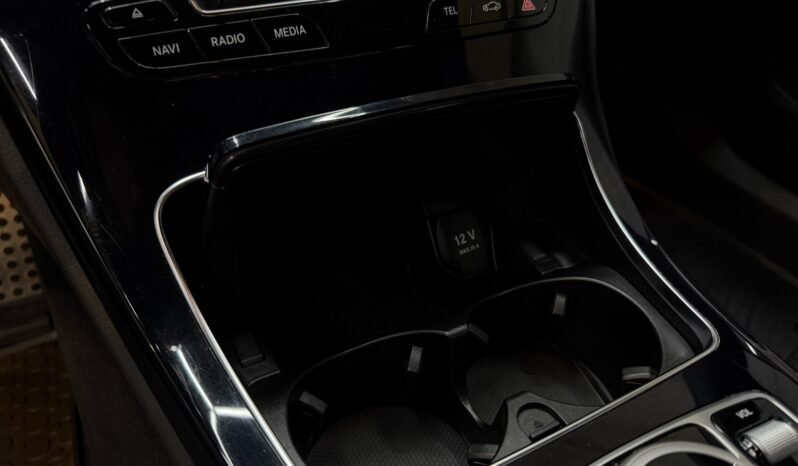 
Mercedes-Benz C350 e Hybrid full									