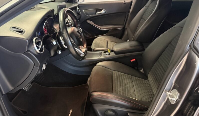 
Mercedes-Benz CLA 180 AMG full									