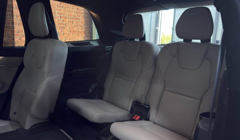 
Volvo XC90 T8 Ultra Dark Luxury full									