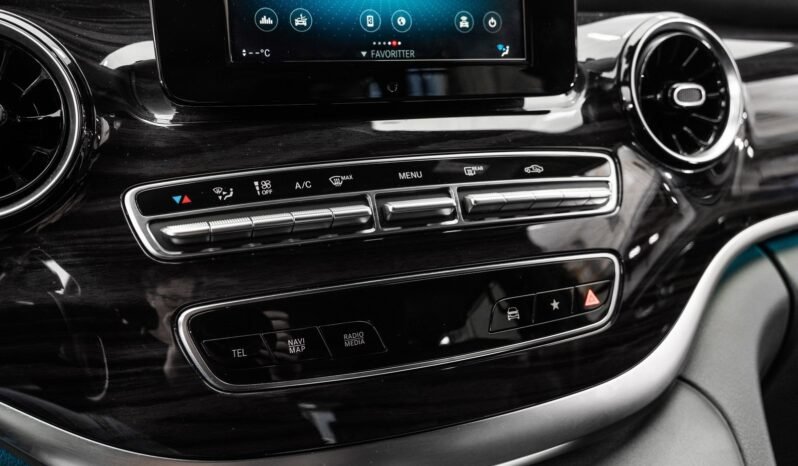 
Mercedes-Benz V300 d 4MATIC full									