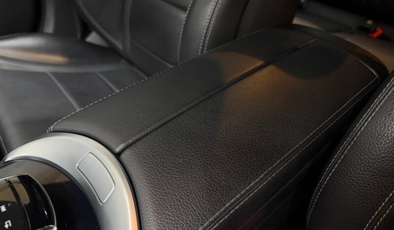 
Mercedes-Benz C350 e Hybrid full									