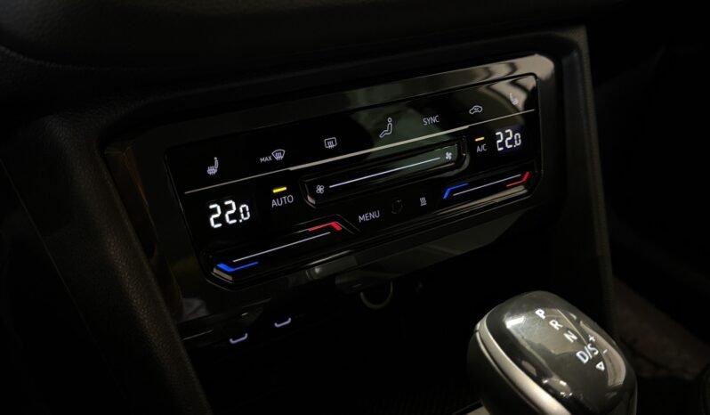 
Volkswagen Tiguan Life 2.0 TDI 4MOTION DSG full									