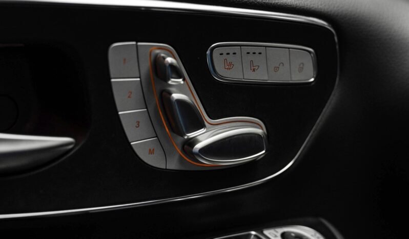 
Mercedes-Benz V300 d 4MATIC full									