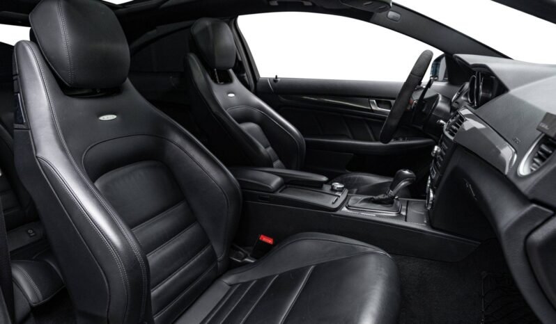 
Mercedes-Benz C63 AMG 6.2 V8 Performance full									