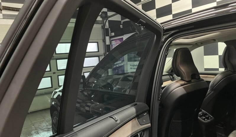 
Volvo XC90 T8 Ultra Dark AWD 7-S full									