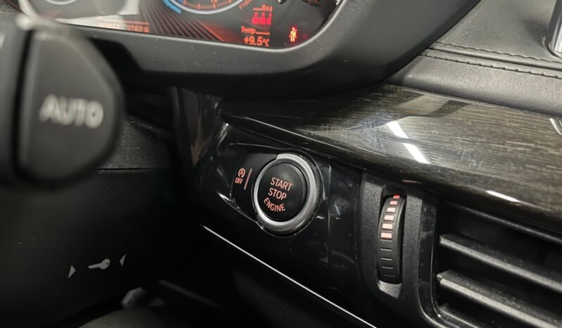 
BMW X6 xDrive30d M Sport full									