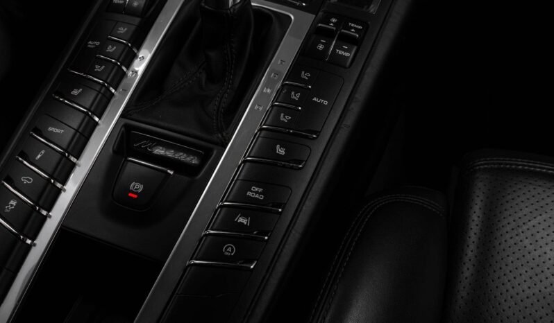 
Porsche Macan S 3.0 V6 full									