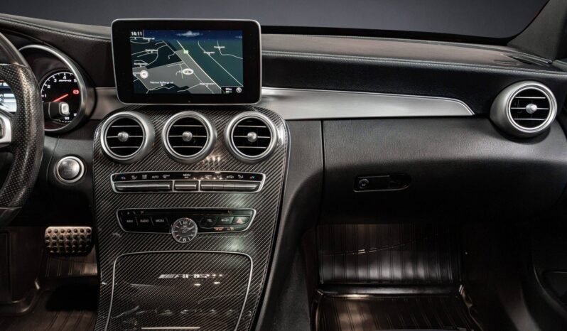 
Mercedes-Benz C63 AMG full									