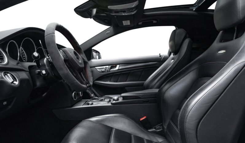 
Mercedes-Benz C63 AMG 6.2 V8 Performance full									