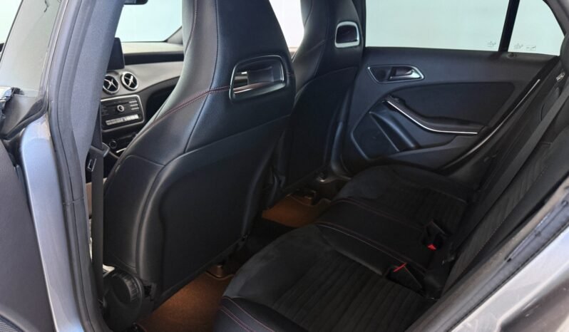 
Mercedes-Benz CLA 180 AMG full									