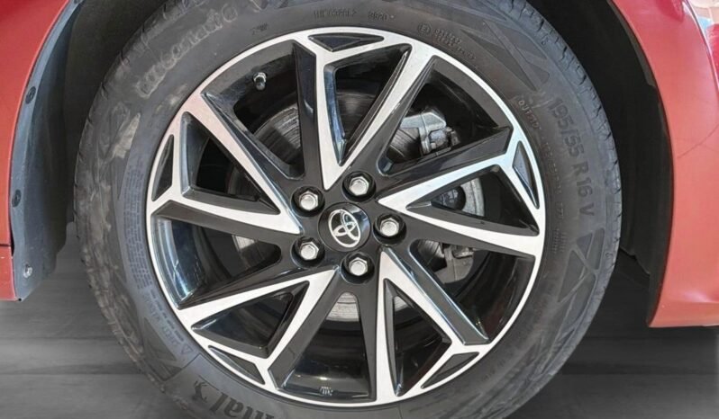 
Toyota Yaris Hybrid Active Tech full									