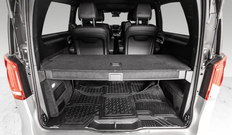 
Mercedes-Benz V300 d 4MATIC full									