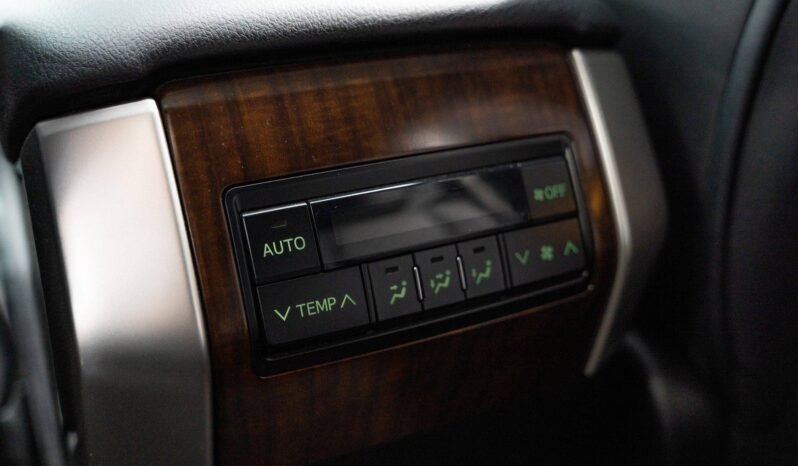 
Toyota Land Cruiser 3.0 D-4D VX-L full									