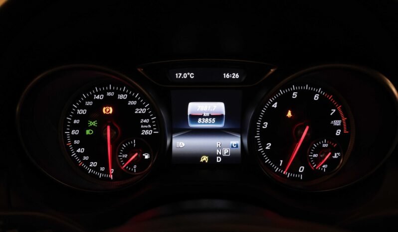 
Mercedes-Benz GLA 220 4MATIC full									