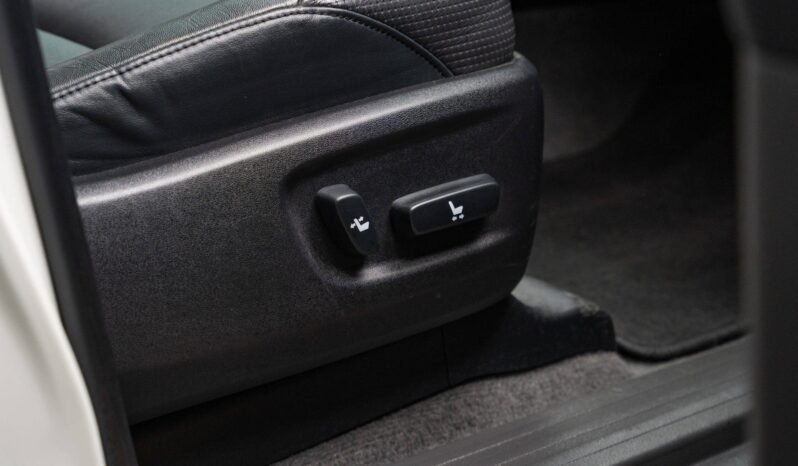 
Toyota Land Cruiser 3.0 D-4D VX-L full									