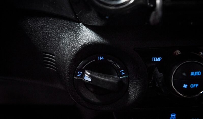 
Toyota Hilux 2.8 D-4D Arctic Trucks full									