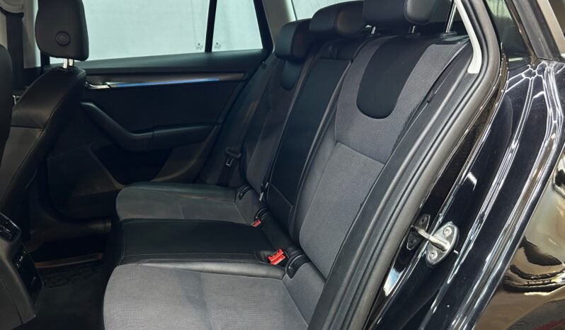 
Škoda Octavia 4×4 full									