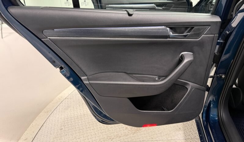 
Škoda Superb 2.0 TDI Style full									