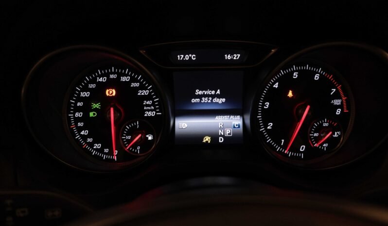 
Mercedes-Benz GLA 220 4MATIC full									