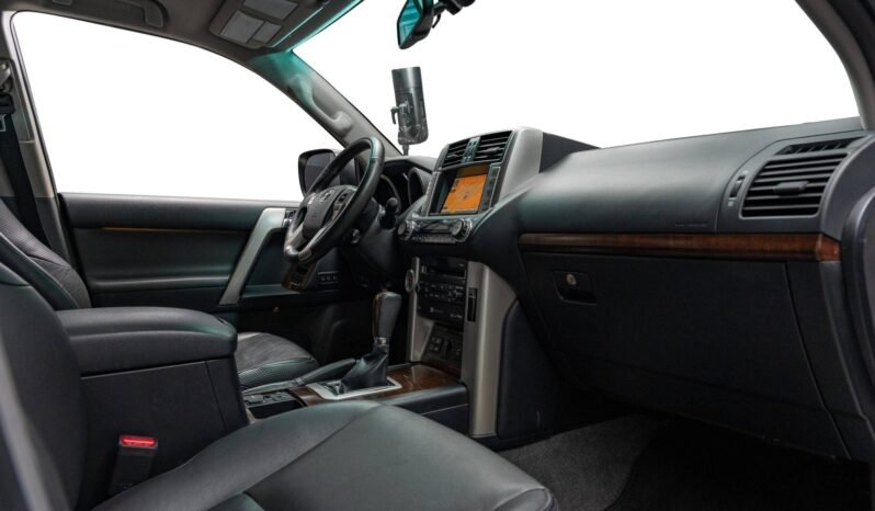 
Toyota Land Cruiser 3.0 D-4D VX-L full									