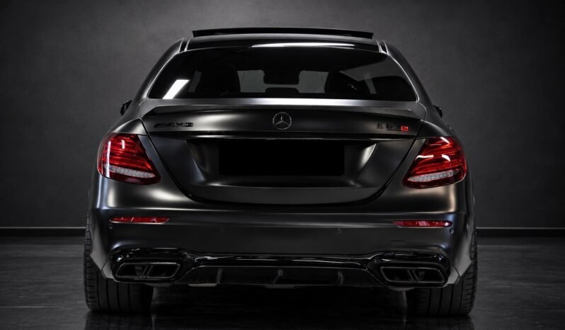
Mercedes-Benz E 63 S AMG 4MATIC+ V8 full									