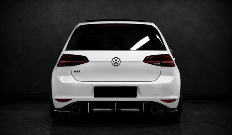 
Volkswagen Golf VII GTI 230 DSG full									