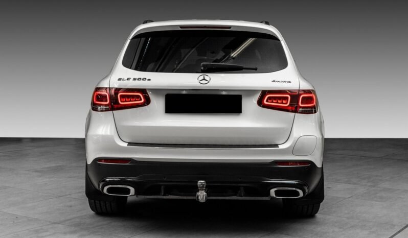 
Mercedes-Benz GLC 300 e 4MATIC AMG full									